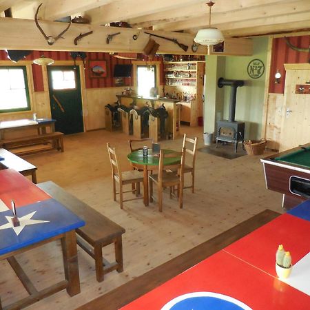 Horse Lake Ranch Neuendorf  Екстер'єр фото