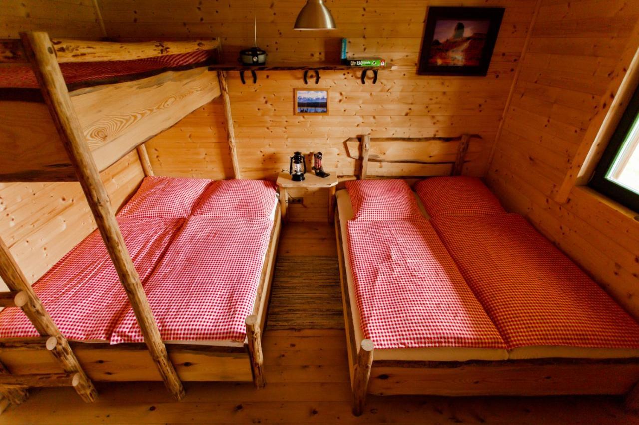 Horse Lake Ranch Neuendorf  Екстер'єр фото