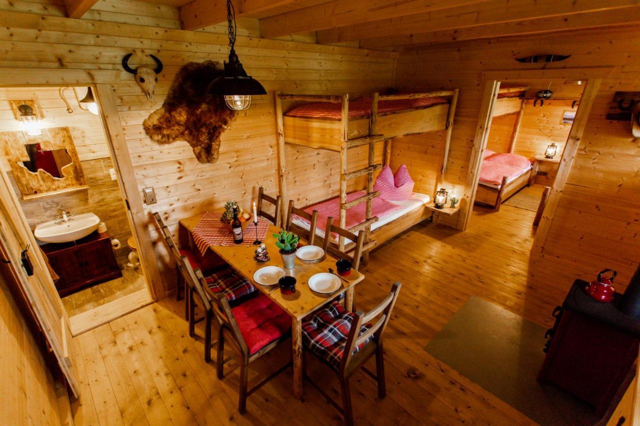 Horse Lake Ranch Neuendorf  Екстер'єр фото