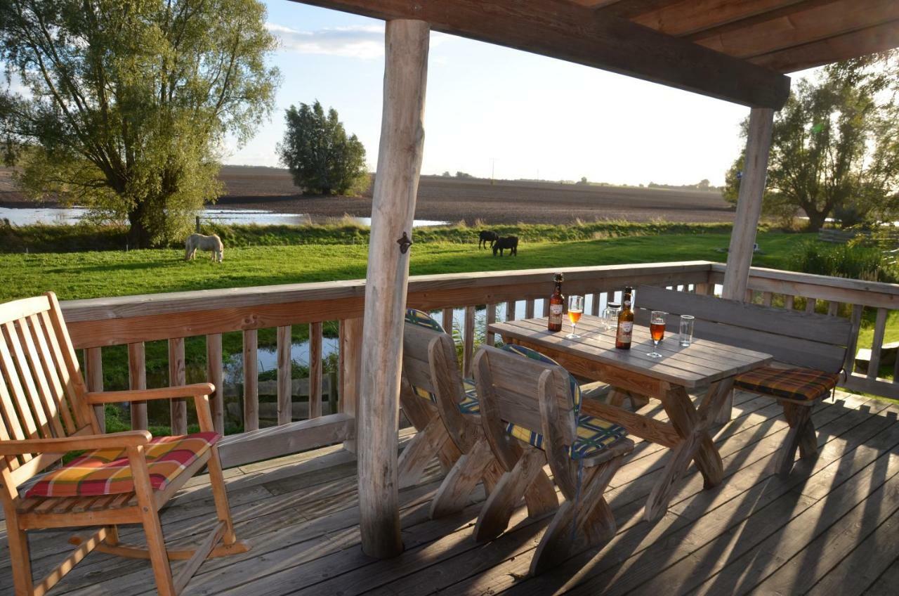 Horse Lake Ranch Neuendorf  Екстер'єр фото